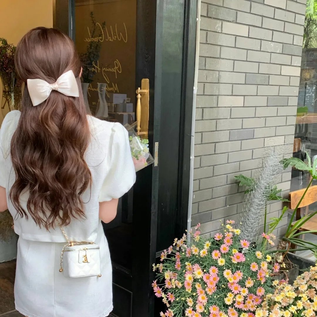 美人无泪